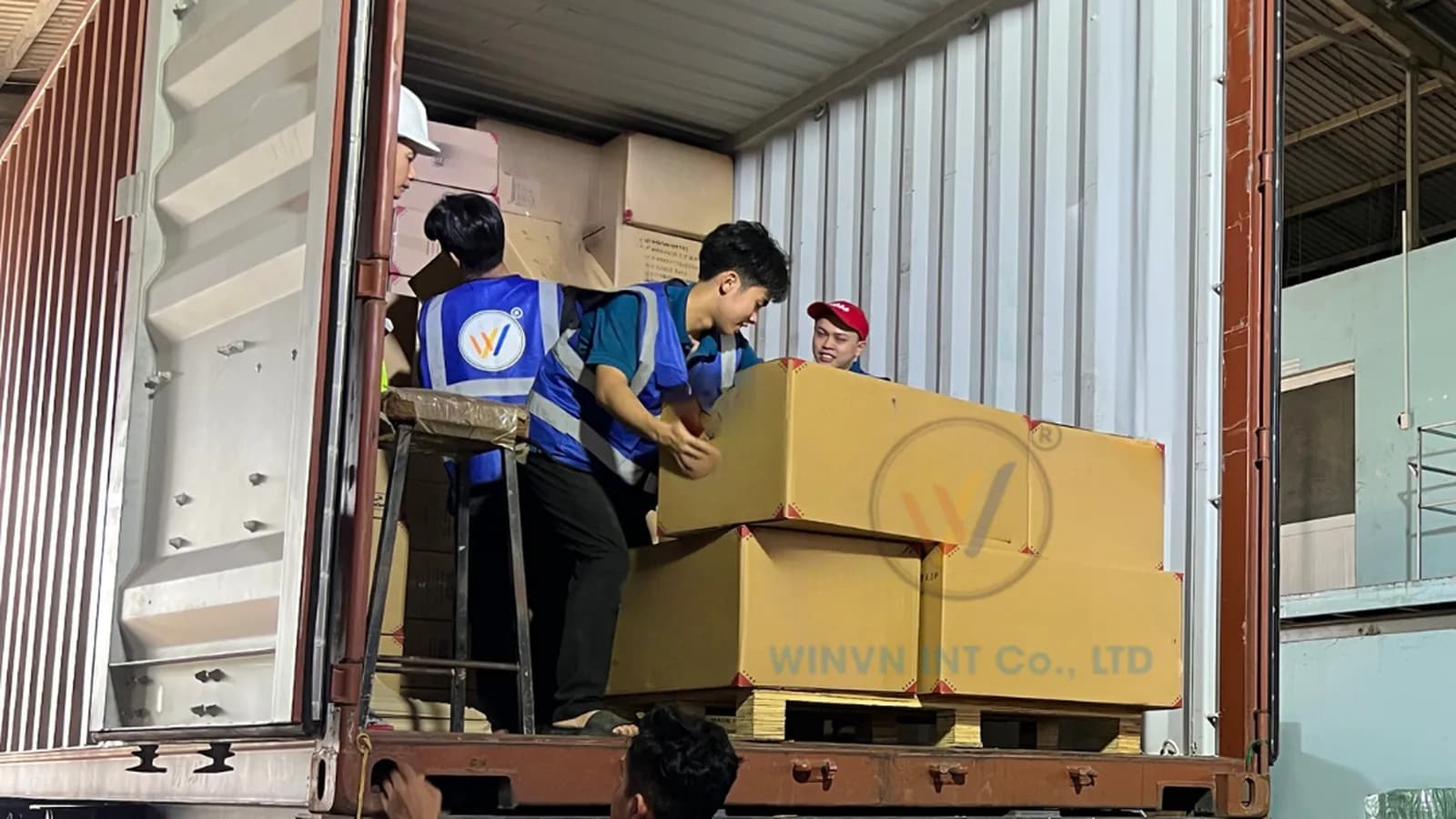 How Many Loofah Units Fit in a Container?